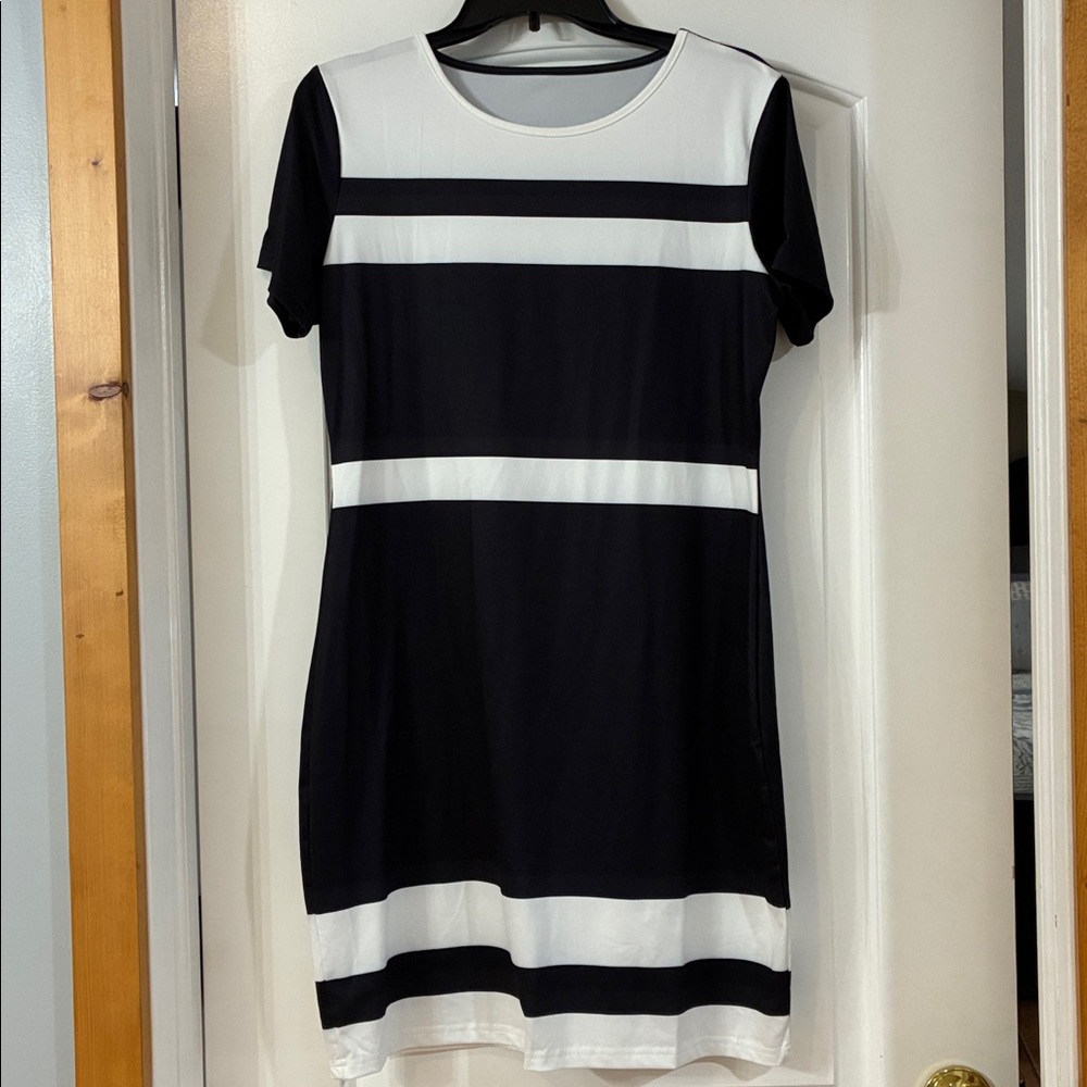 Chic Black and White Colorblock Dress
